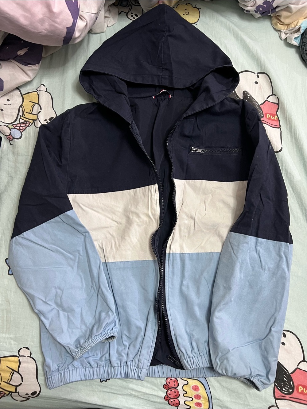 Colorblock Hooded Windbreaker Jacket in Navy, White & Light Blue